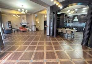 Дом 582м², 3-этажный, участок 5 сот.  