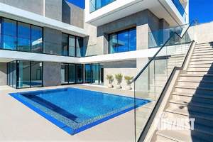 Дом 398м², 3-этажный, участок 7 сот.  