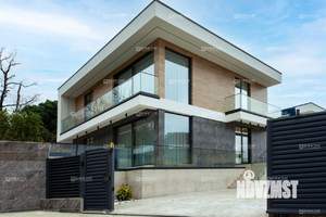 Дом 220м², 2-этажный, участок 5 сот.  