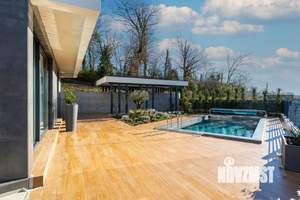 Дом 220м², 2-этажный, участок 6 сот.  