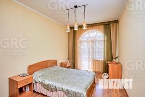 Дом 380м², 2-этажный, участок 6 сот.  