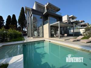 Дом 250м², 3-этажный, участок 7 сот.  