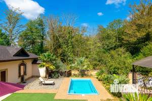 Дом 422м², 3-этажный, участок 14 сот.  