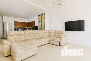 Дом 200м², 2-этажный, участок 10 сот.  