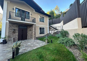 Дом 210м², 2-этажный, участок 6 сот.  