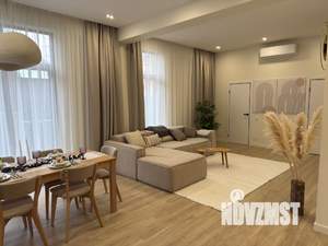 Дом 220м², 2-этажный, участок 4 сот.  