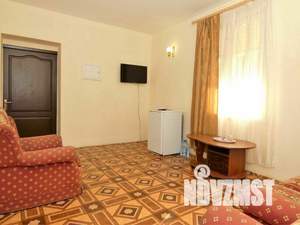 Коттедж 460м², 3-этажный, участок 7 сот.  