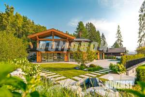 Дом 897м², 3-этажный, участок 16 сот.  