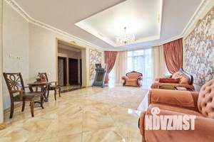 Коттедж 409м&sup2;, 3-этажный, участок 7 сот.  