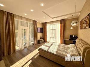 Дом 330м², 2-этажный, участок 10 сот.  