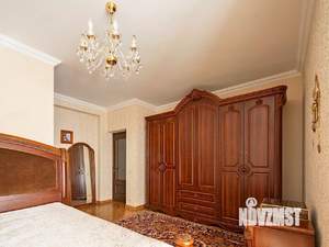 Дом 270м², 2-этажный, участок 8 сот.  