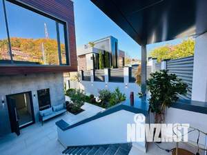 Дом 300м&sup2;, 2-этажный, участок 5 сот.  