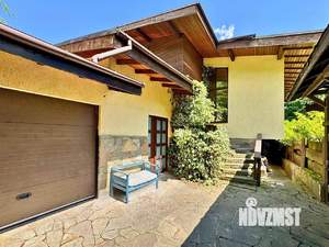 Дом 360м², 2-этажный, участок 7 сот.  