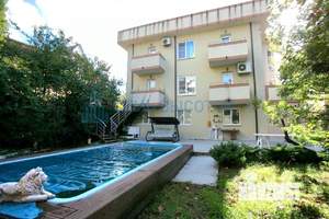 Дом 385м², 3-этажный, участок 8 сот.  