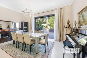 Дом 380м², 3-этажный, участок 16 сот.  