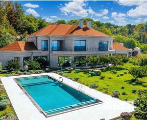 Дом 1200м², 2-этажный, участок 50 сот.  