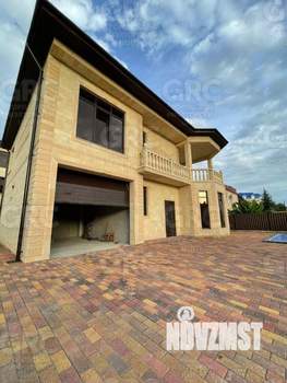 Дом 220м&sup2;, 2-этажный, участок 4 сот.  