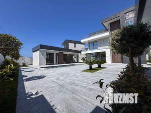 Дом 350м², 3-этажный, участок 8 сот.  