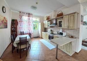 Дом 160м², 2-этажный, участок 3 сот.  
