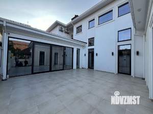 Дом 350м&sup2;, 2-этажный, участок 10 сот.  