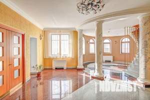 Коттедж 1500м², 4-этажный, участок 12 сот.  