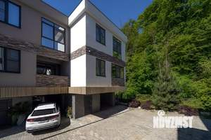 Таунхаус 200м², 3-этажный, участок 2 сот.  