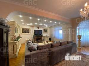 Коттедж 540м², 3-этажный, участок 6 сот.  