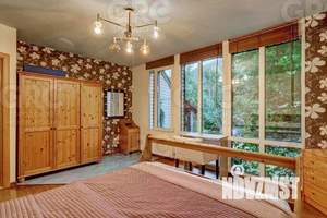 Дом 145м&sup2;, 2-этажный, участок 4 сот.  