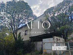 Дом 190м², 3-этажный, участок 3 сот.  