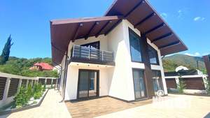 Дом 250м&sup2;, 2-этажный, участок 9 сот.  