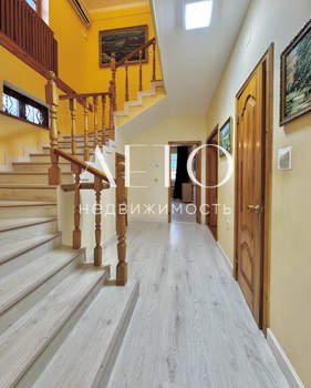 Дом 290м², 3-этажный, участок 5 сот.  