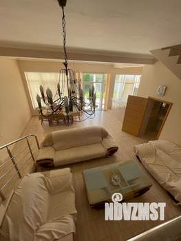 Коттедж 243м², 2-этажный, участок 7 сот.  