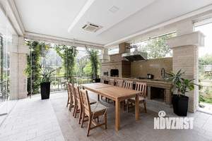 Дом 450м², 2-этажный, участок 10 сот.  