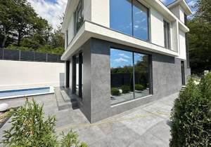 Дом 180м², 2-этажный, участок 5 сот.  