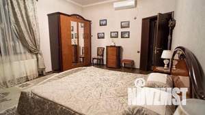 Дом 321м², 3-этажный, участок 12 сот.  
