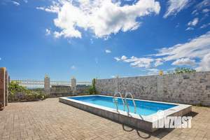 Дом 300м², 2-этажный, участок 10 сот.  