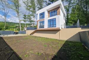 Дом 160м², 2-этажный, участок 5 сот.  