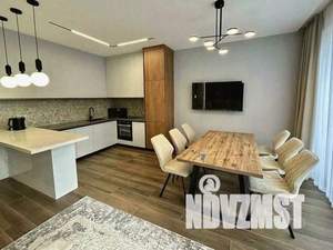 Дом 280м², 2-этажный, участок 10 сот.  