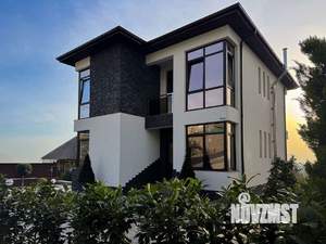 Дом 235м², 3-этажный, участок 7 сот.  