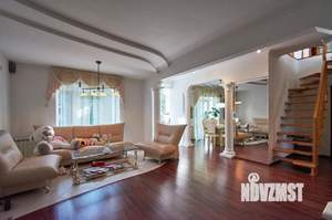 Дом 250м², 2-этажный, участок 20 сот.  