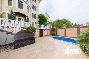 Дом 550м², 4-этажный, участок 9 сот.  