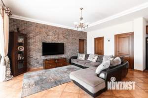 Дом 320м², 2-этажный, участок 10 сот.  