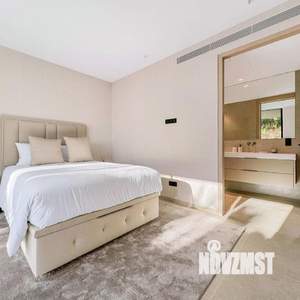 Коттедж 190м², 2-этажный, участок 6 сот.  