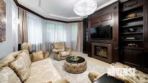 Дом 450м², 3-этажный, участок 15 сот.  