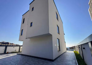 Дом 275м², 3-этажный, участок 5 сот.  