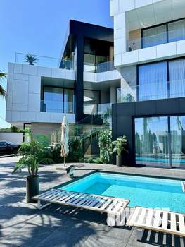 Дом 545м&sup2;, 3-этажный, участок 9 сот.  