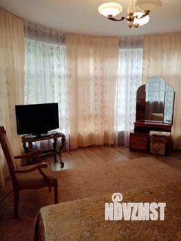 Дом 360м², 3-этажный, участок 7 сот.  