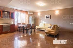 Дом 475м², 3-этажный, участок 8 сот.  