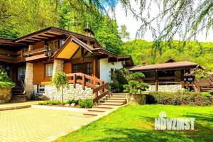 Дом 400м², 2-этажный, участок 15 сот.  