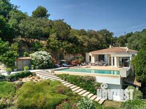 Дом 240м², 2-этажный, участок 11 сот.  